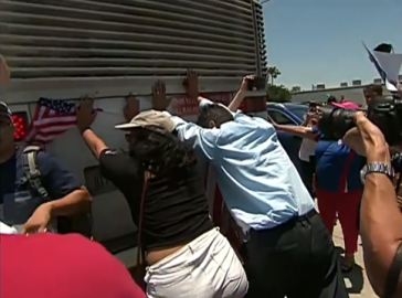 Protestan en contra la detención de inmigrantes