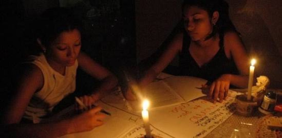 Sufren por falta de energía eléctrica en Altamira