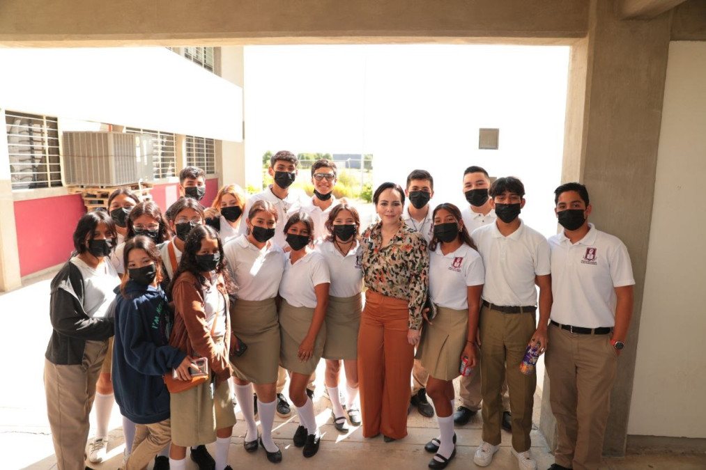 La educación es nuestra prioridad; Carmen Lilia Canturosas refrenda compromiso 