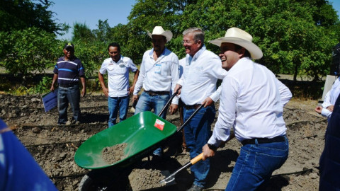 Entregan recursos para productores de Tamaulipas