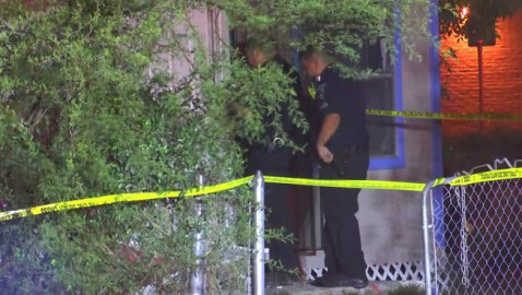 Hombre es acusado de estrellar su auto contra casa dejando varios heridos