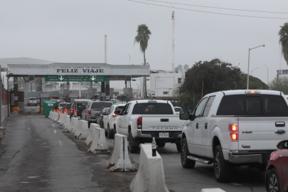 Invitan en Nuevo Laredo a utilizar carril de locales ante regreso de paisanos