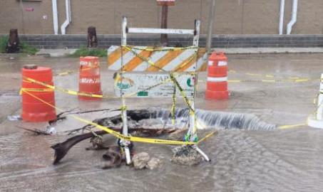 Regidor exige a Comapa atender socavones