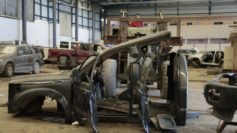 Destruyen 25 vehículos con blindaje artesanal en Tamaulipas