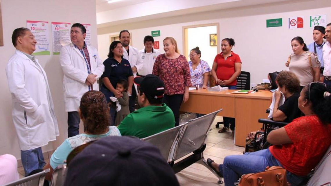 Alcaldesa visita pacientes operados en la Clínica DIF