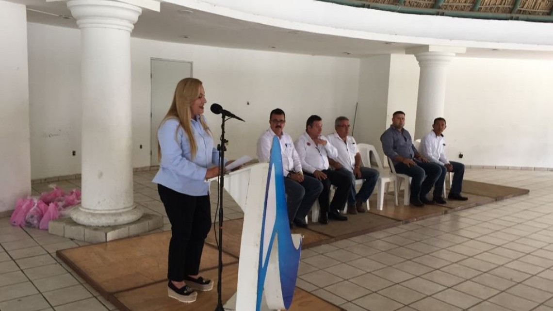 Entregan material a familias que se vieron afectados por tromba