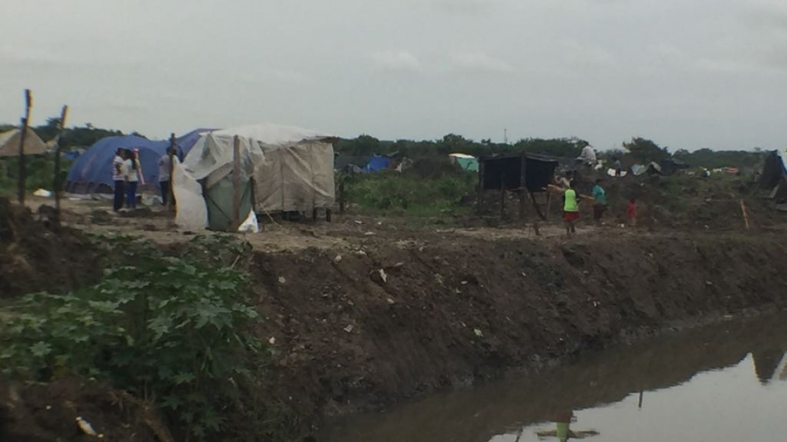 ⁠⁠⁠Predio inundable es invadido por cientos de familias en Altamira