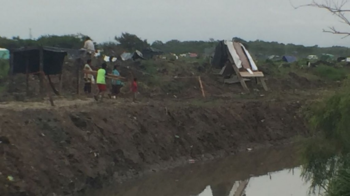 ⁠⁠⁠Predio inundable es invadido por cientos de familias en Altamira