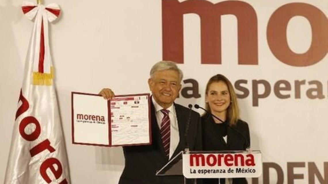 AMLO se registra como precandidato de Morena a la presidencia de la República