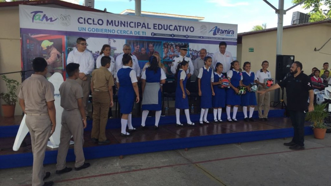 Trabajan para fortalecer el tejido social