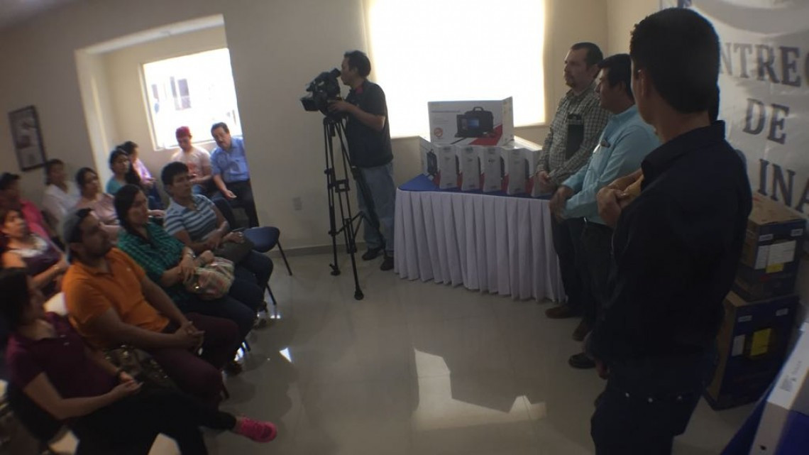 Comerciantes son equipados con herramientas que buscan fortalecer el desarrollo de sus establecimientos.