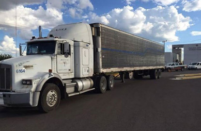 Identifican a mexicanos entre los indocumentados fallecidos en tráiler