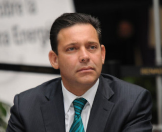 Amparo de Eugenio Hernández es suspendido 