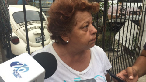 Fuga de agua tiene más de quince días sin ser reparada