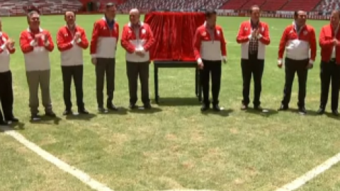 EPN celebra su cumpleaños inaugurando estadio