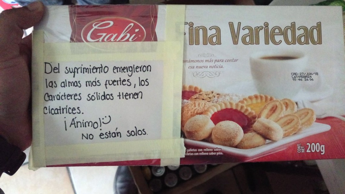 Envían víveres con lindos mensajes de aliento