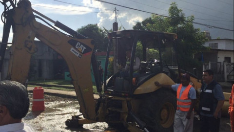 Buscan acabar con problema de escurrimientos de aguas residuales