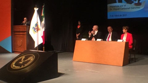 Miguel Carbonell expone sobre los Juicios Orales en México