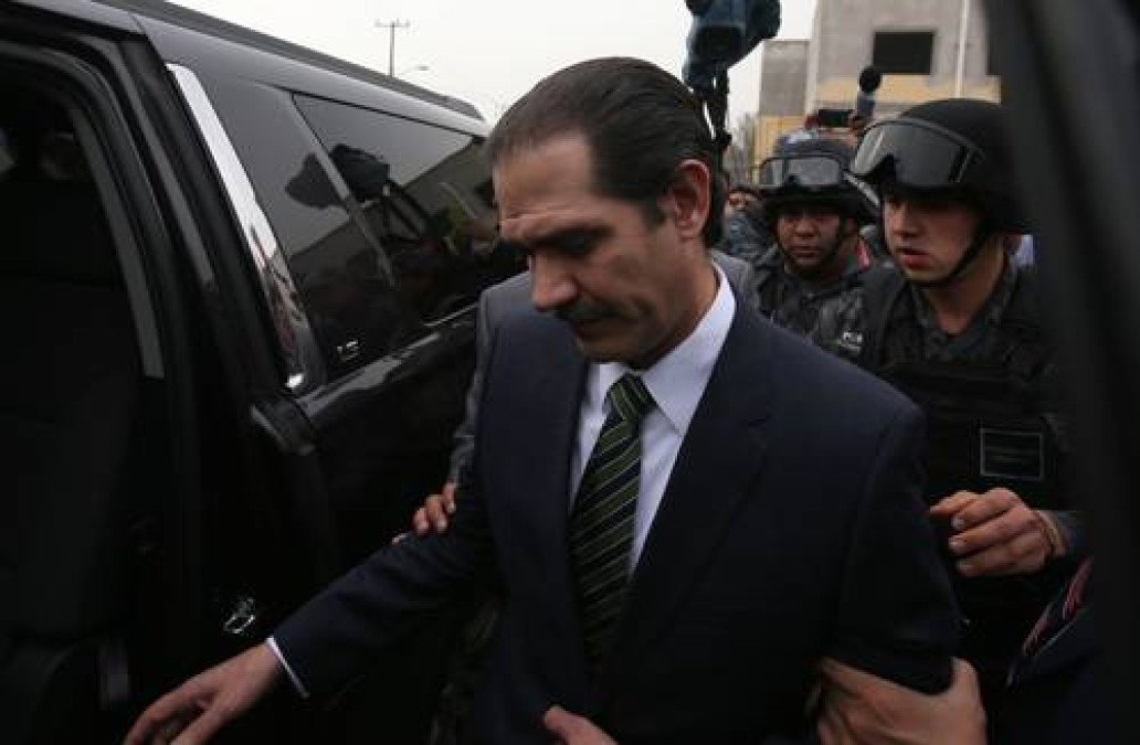 Juez absuelve a Padrés del delito de lavado de dinero y fraude