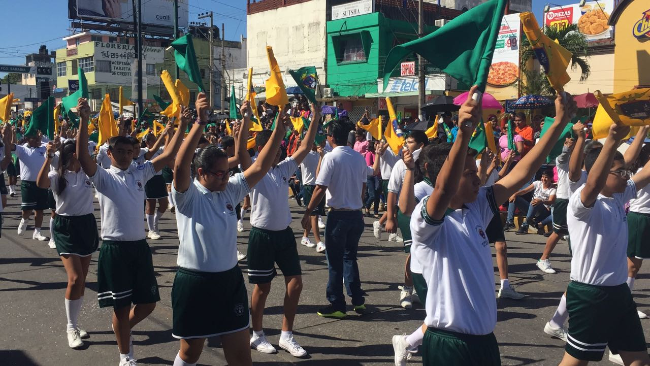 Con desfile conmemoran el 107 Aniversario de la Revolución Mexicana en Madero
