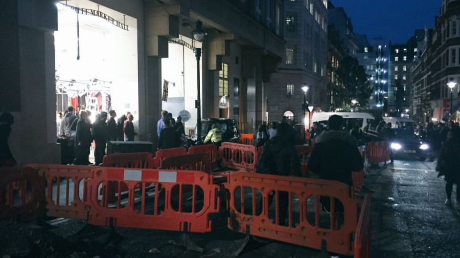 Taxista embiste a peatones en Covent Garden en Londres