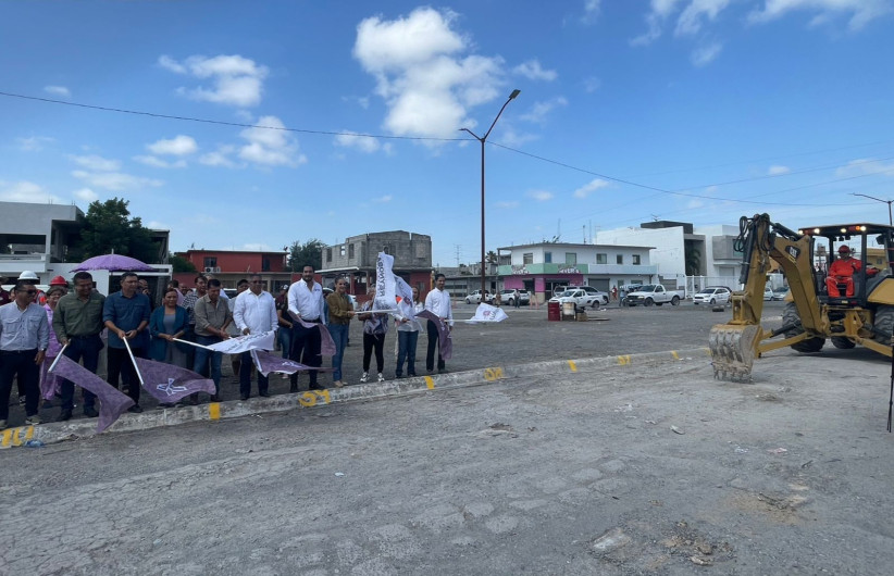  Inician trabajos de pavimentación en la colonia Ernesto Zedillo