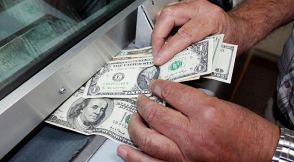 Dólar cotiza a la venta en 19.07 pesos a la venta 