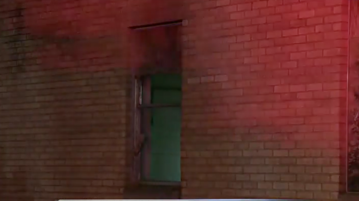  Se incendia iglesia en Fort Worth; rescatan a seis personas