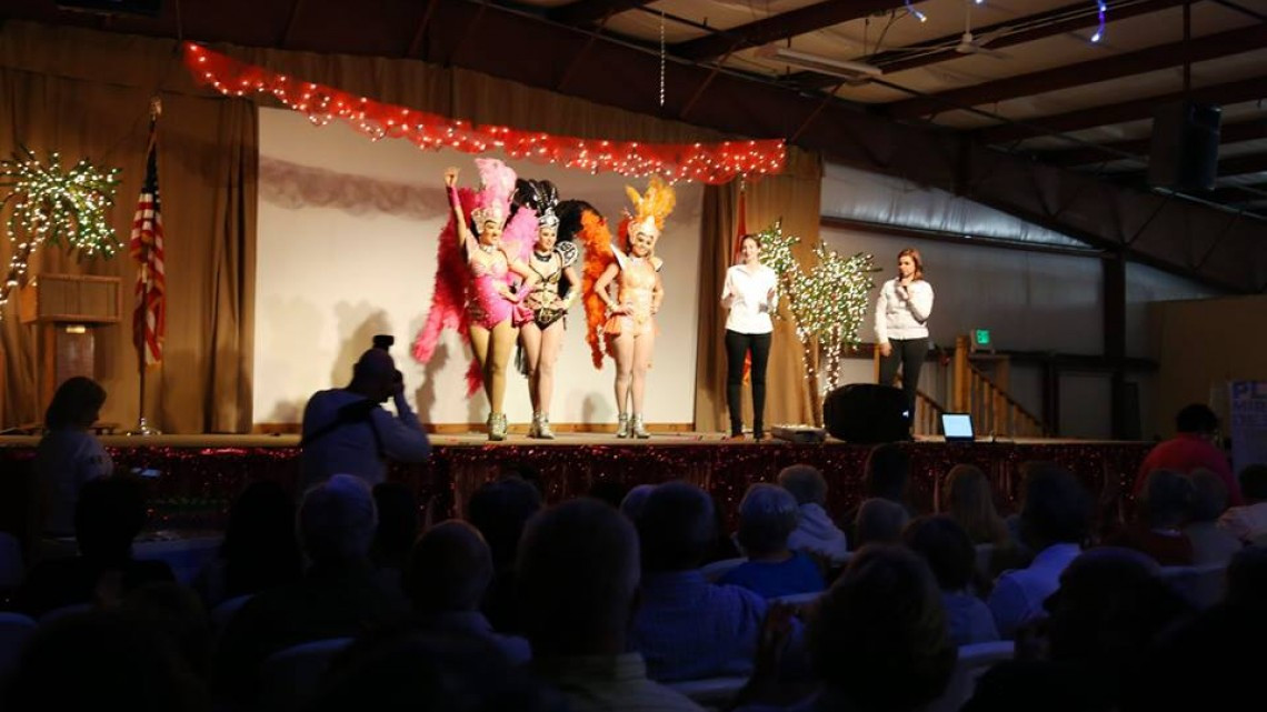 “Winter Texans” reciben con alegría la fiesta del “Carnaval Playa Miramar”