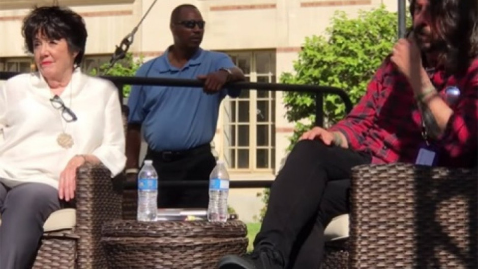 Madre de Dave Grohl escribe libro sobre madres rockeras