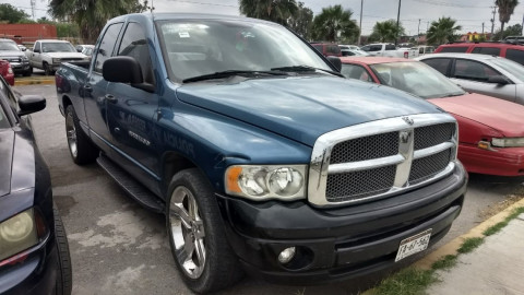 Detienen a hombre por robo de vehículo 