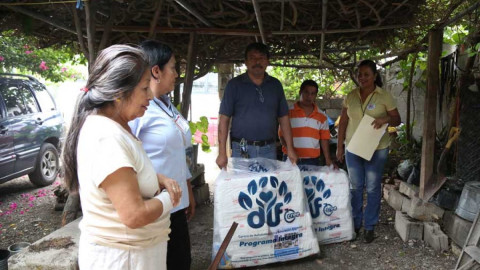 Apoya DIF a familias vulnerables con familiares discapacitados