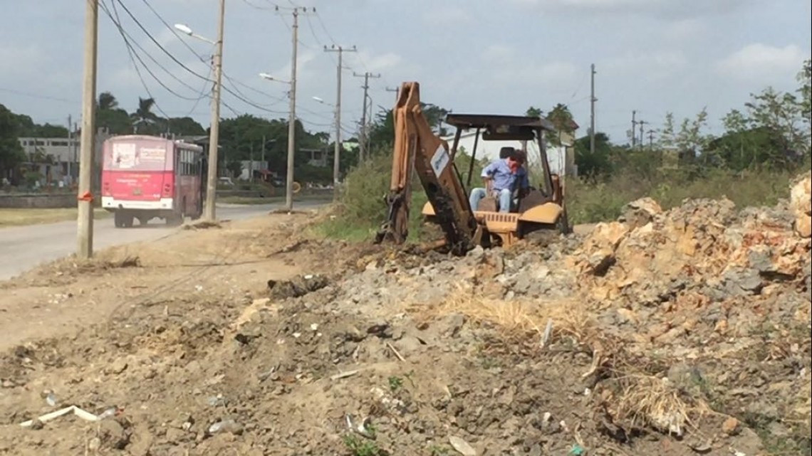 Obreros denuncian desplazamiento de mano de obra local