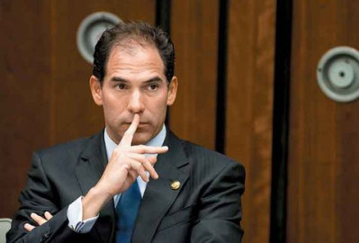 Pablo Escudero deja el Senado