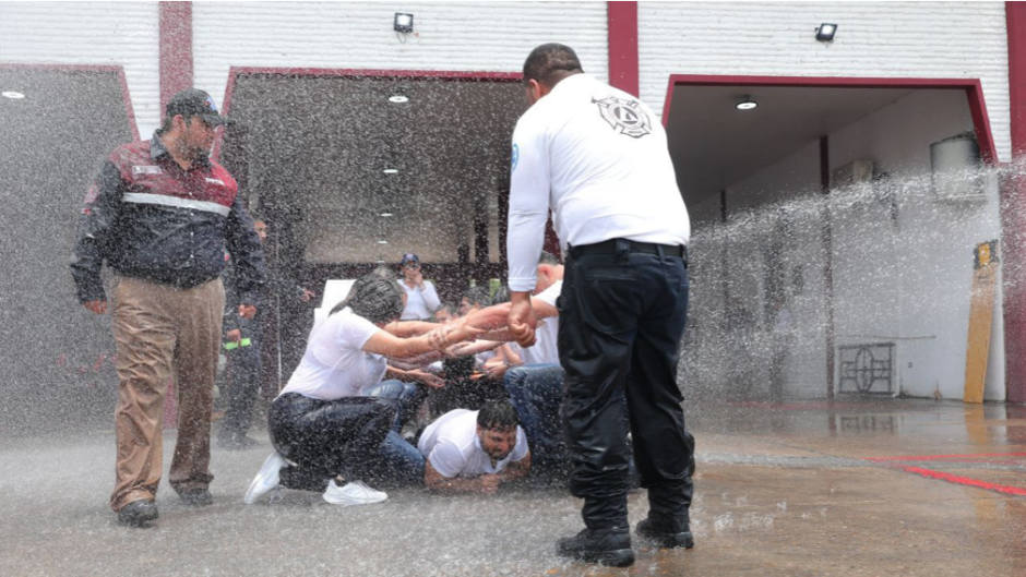 Cierra convocatoria para la Academia de Bomberos, 30 neolaredenses se preparan para integrar el cuerpo bomberil