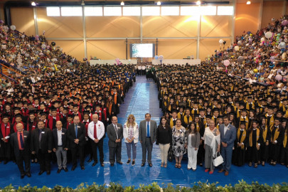 Exhorta Maki Ortiz a jóvenes a seguirse preparando para lograr sus metas