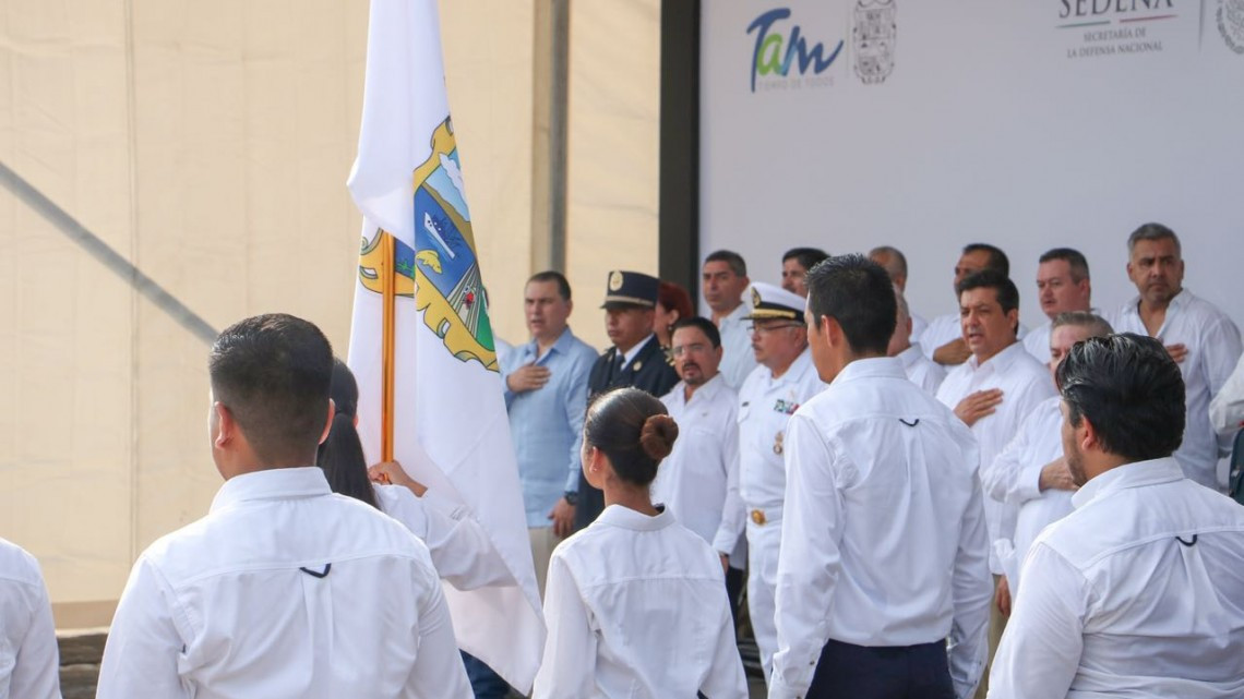 Andrés Zorrilla acompaña a Cabeza de Vaca en su visita a la UAT
