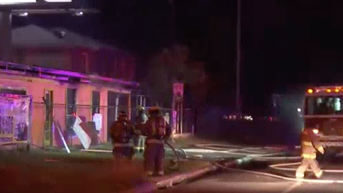 Aún se desconocen las causas del incendio de una frutería en Progreso