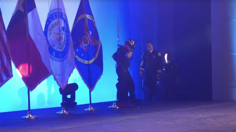 Rinde Jim Darling su informe de gobierno 