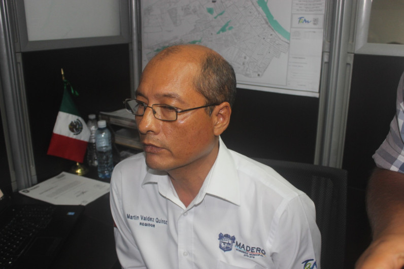 A falta del servicio de drenaje ciudadanos tiran material fecal en río 