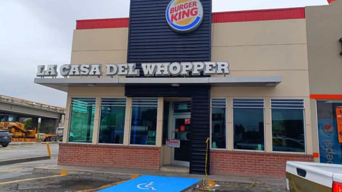Por anomalías clausuran Protección Civil Burger King