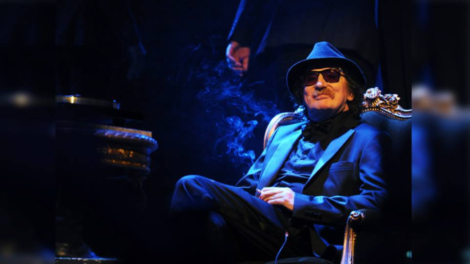 Charly García estrena nuevo sencillo "La máquina de ser feliz"