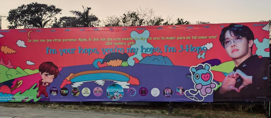 Army en Tampico colocan enorme valla para festejar cumpleaños de J-Hope