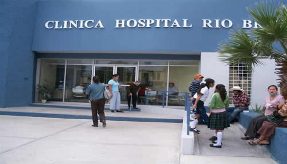 Pensionados no pueden recorgen cheque por bloqueo de Renapo