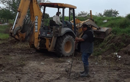 Limpia y sondea COMAPA de Reynosa colector de calle Cuauhtémoc