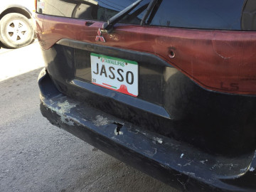 Dueños de autos chocolate deben contar con licencia y título: PF