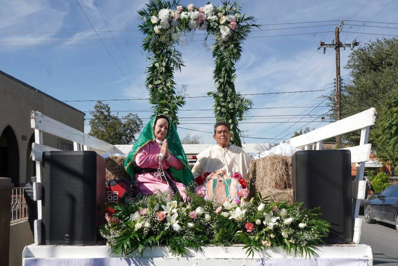 Con danza y coro, adultos mayores viven su peregrinación al santuario