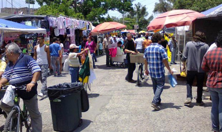 De burócratas a tianguistas