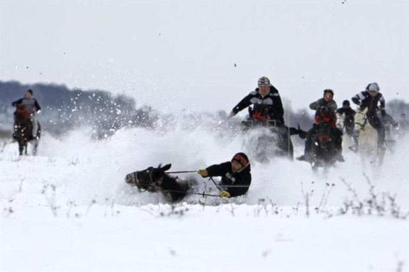 Paraliza temporal de nieve a Rumania
