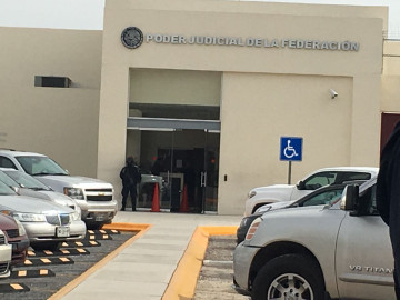 Acude ex gobernador Eugenio a nueva audiencia